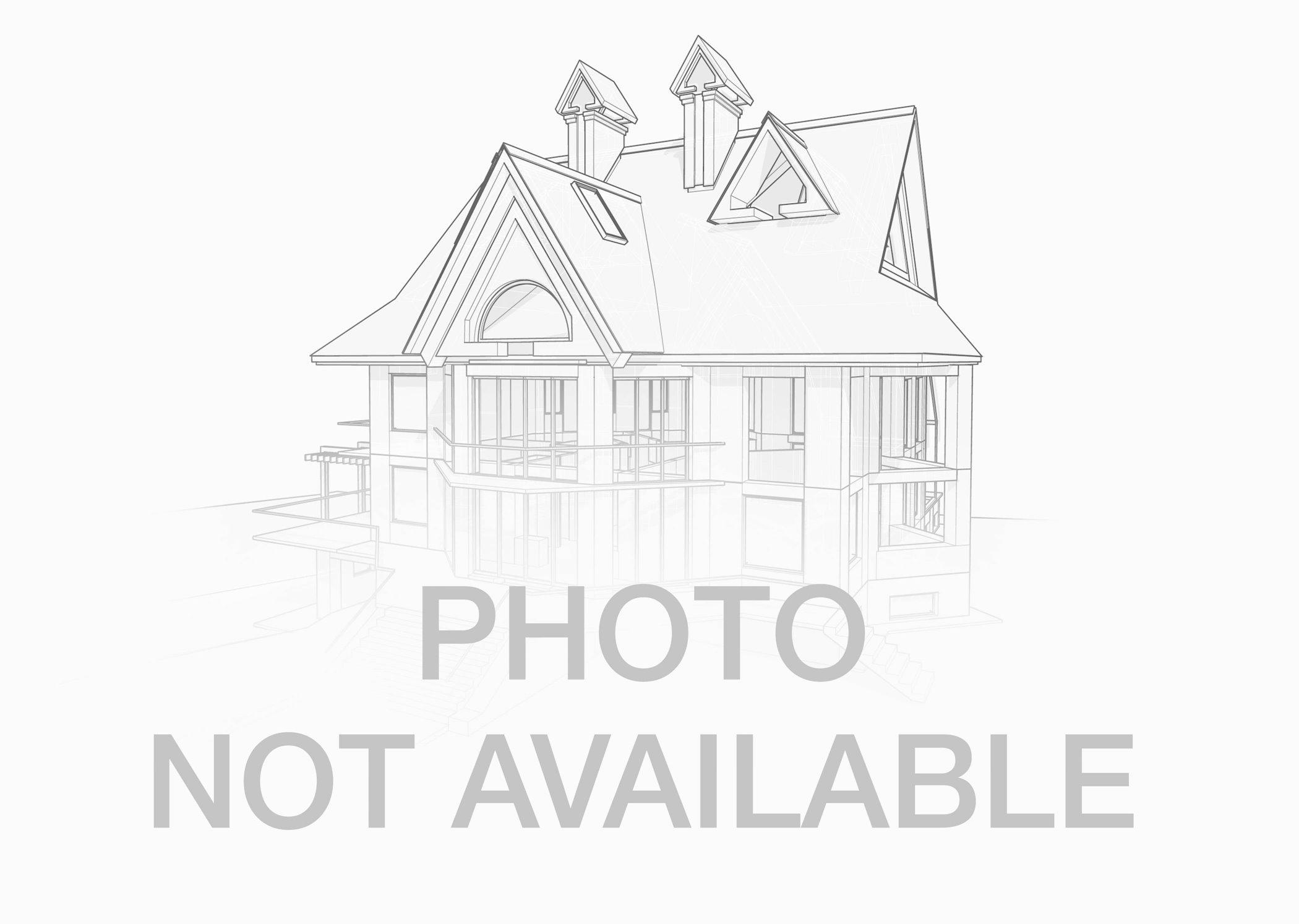 647 Oak Lane 